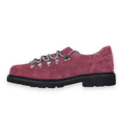 Scarpe Derby Dolveio in suede rosa con lacci a righe nere e bianche e suola in gomma antiscivolo