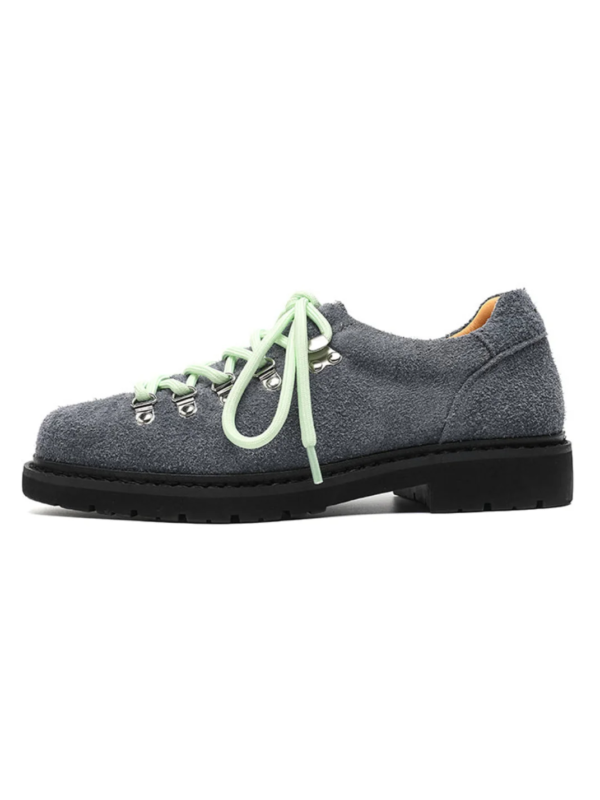 Scarpe Derby Dolevio in camoscio grigio con lacci verde chiaro e suola in gomma antiscivolo
