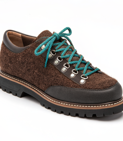 Scarpe Derby Dolevio marrone scuro in lana con suola in gomma antiscivolo, vista tre quarti